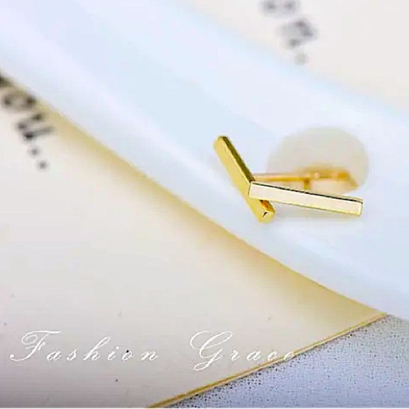 Gold Stick Bar Stud Earrings Minimalist - Picture 3 of 4